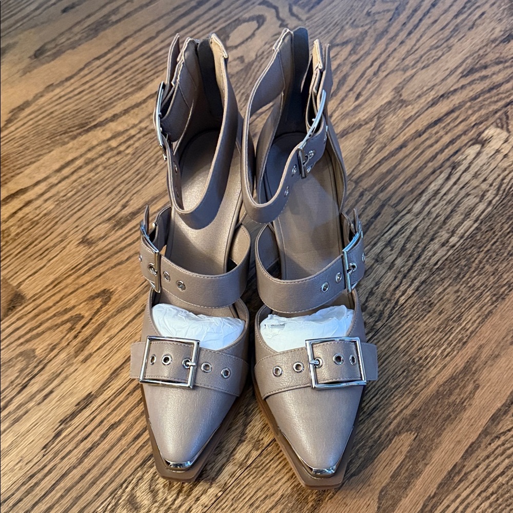 Stylish Tan Women's Buckle Shoes
